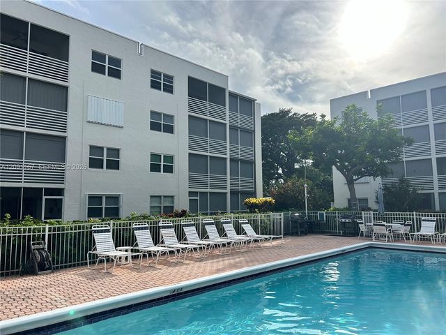1541 S Ocean Blvd Apt 318, Lauderdale By The Sea, FL 33062