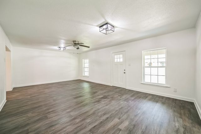 2126 Cedar Street, Paris, TX 75460