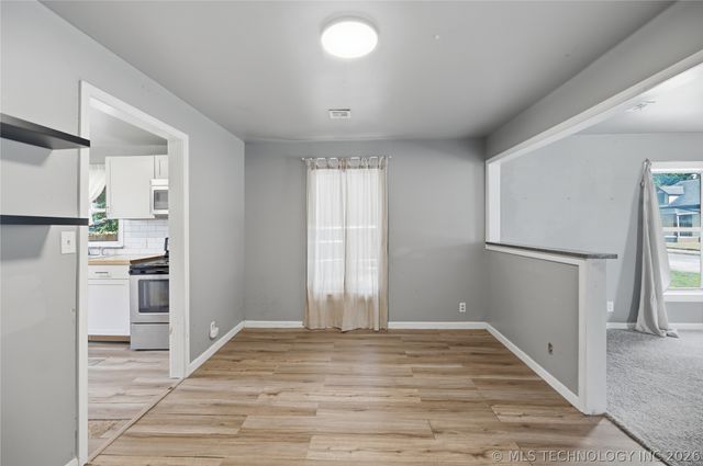 324 E Needles Avenue, Bixby, OK 74008