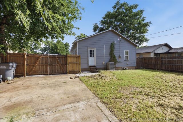 324 E Needles Avenue, Bixby, OK 74008