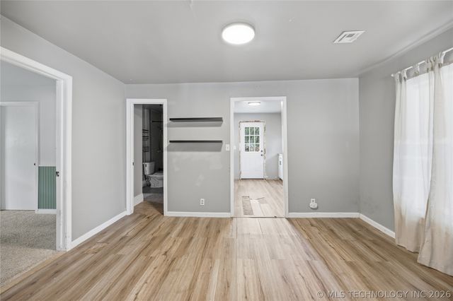 324 E Needles Avenue, Bixby, OK 74008