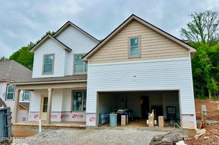 1212 Madison Oaks Rd, Knoxville, TN 37924