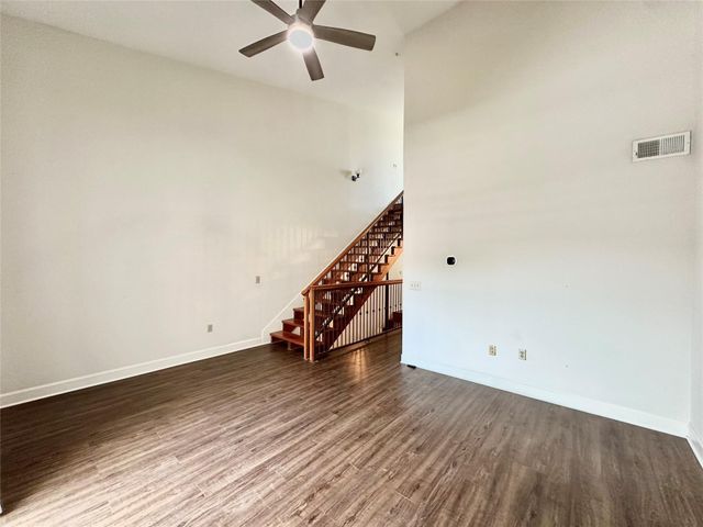 1602 Elgin Street 13, Houston, TX 77004