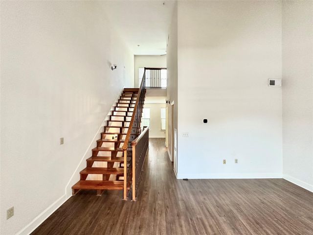 1602 Elgin Street 13, Houston, TX 77004