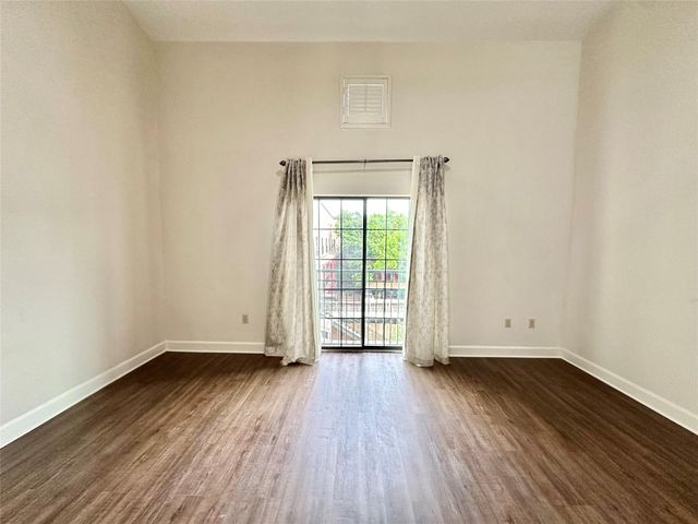 1602 Elgin Street 13, Houston, TX 77004