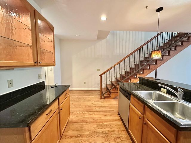 1602 Elgin Street 13, Houston, TX 77004