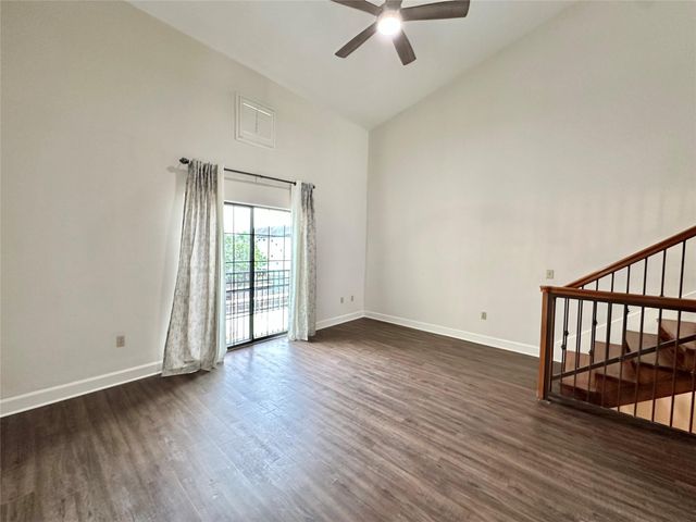 1602 Elgin Street 13, Houston, TX 77004