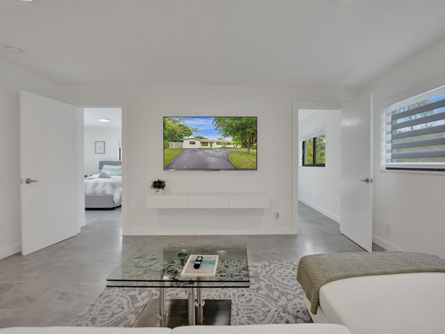 260 NW 36th Street, Boca Raton, FL 33431