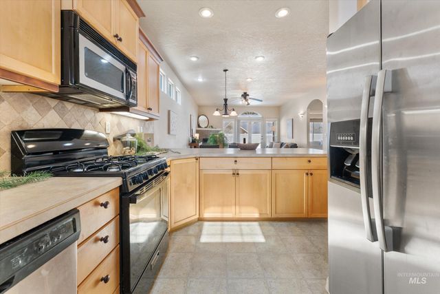 2254 S Blackspur Way, Meridian, ID 83642