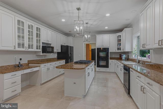 837 SENECA RD, Great Falls, VA 22066