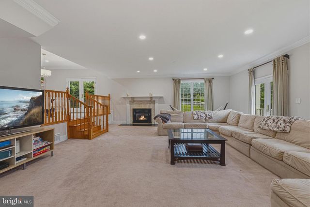 837 SENECA RD, Great Falls, VA 22066