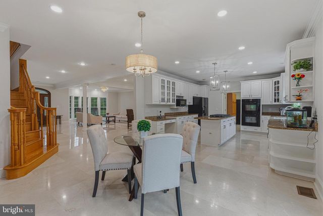 837 SENECA RD, Great Falls, VA 22066
