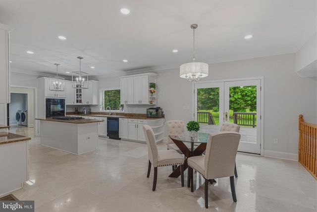 837 SENECA RD, Great Falls, VA 22066