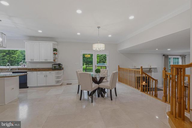 837 SENECA RD, Great Falls, VA 22066