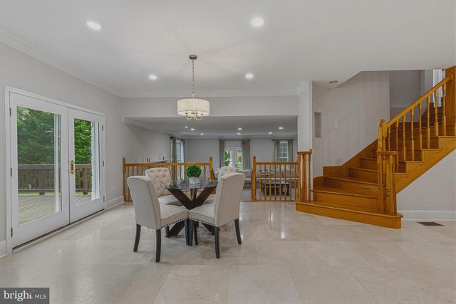 837 SENECA RD, Great Falls, VA 22066