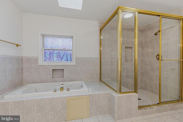 837 SENECA RD, Great Falls, VA 22066