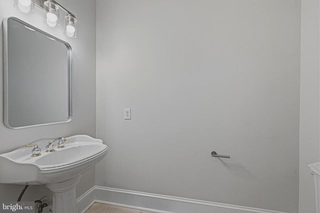 837 SENECA RD, Great Falls, VA 22066