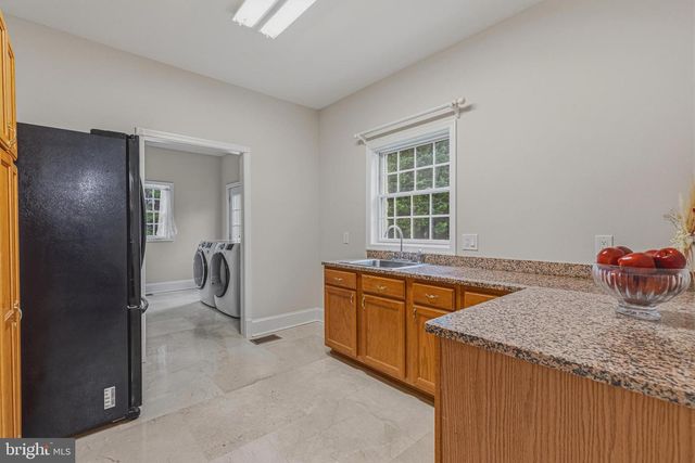 837 SENECA RD, Great Falls, VA 22066