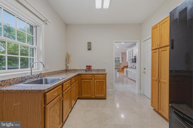 837 SENECA RD, Great Falls, VA 22066
