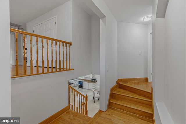 837 SENECA RD, Great Falls, VA 22066