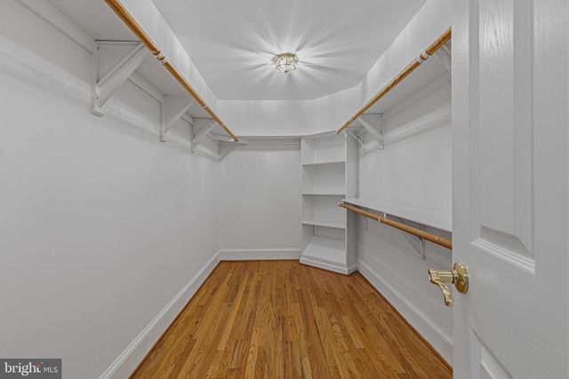 837 SENECA RD, Great Falls, VA 22066