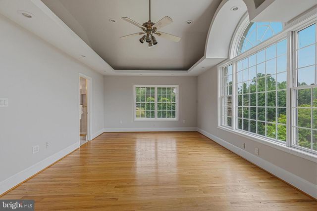 837 SENECA RD, Great Falls, VA 22066