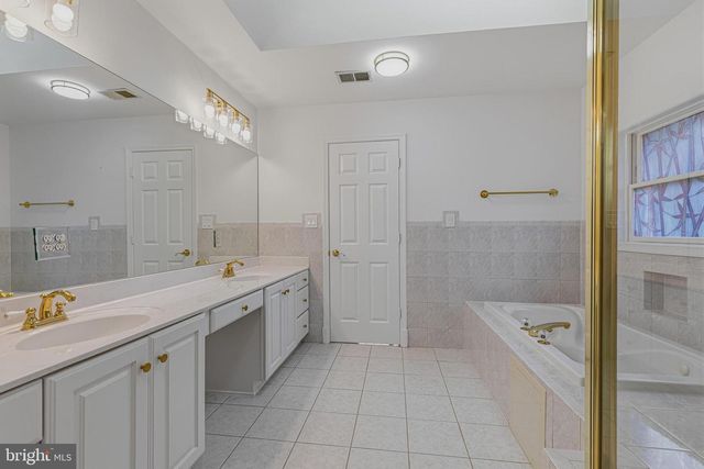 837 SENECA RD, Great Falls, VA 22066