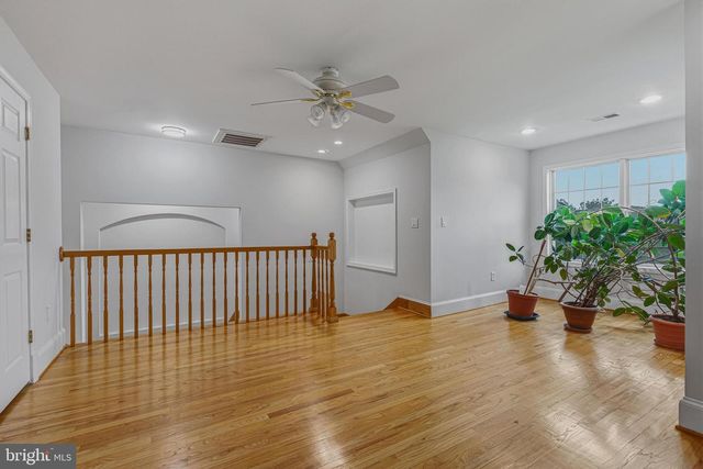837 SENECA RD, Great Falls, VA 22066