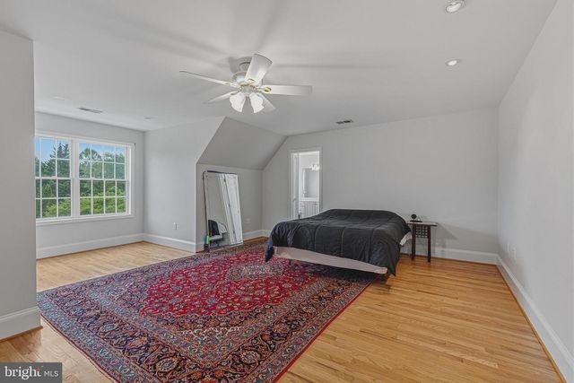 837 SENECA RD, Great Falls, VA 22066