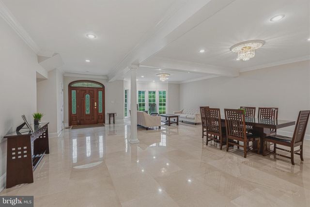 837 SENECA RD, Great Falls, VA 22066