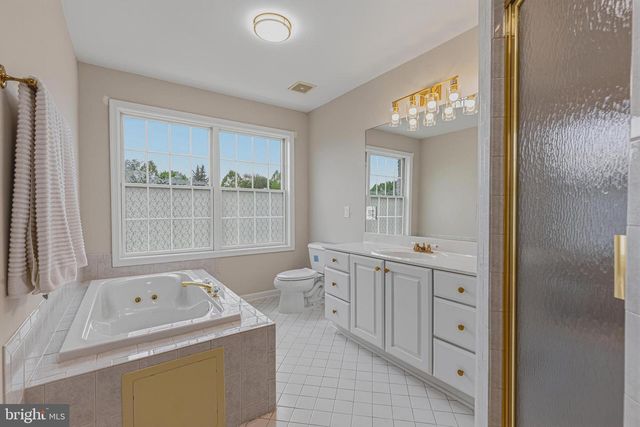 837 SENECA RD, Great Falls, VA 22066