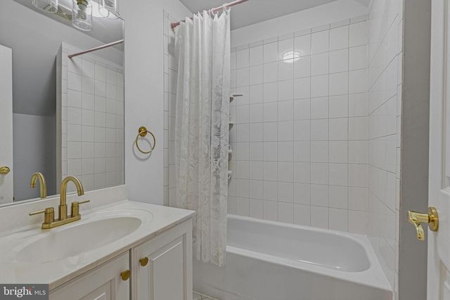 837 SENECA RD, Great Falls, VA 22066