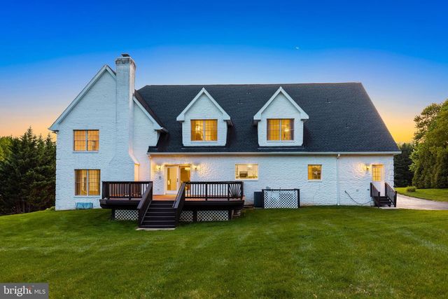 837 SENECA RD, Great Falls, VA 22066