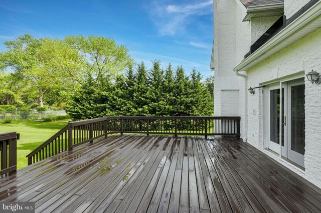837 SENECA RD, Great Falls, VA 22066
