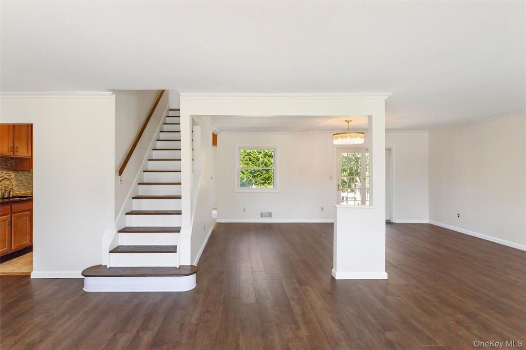 597 Old Country Road, Deer Park, NY 11729 — photo 5