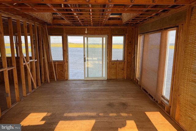 1425 E MALLARD DR, Manahawkin, NJ 08050