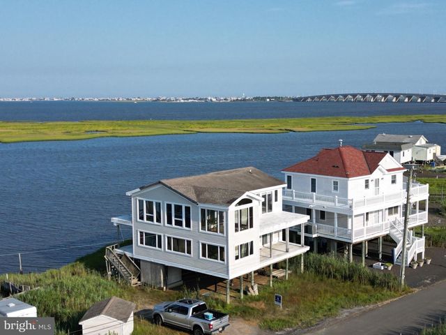 1425 E MALLARD DR, Manahawkin, NJ 08050