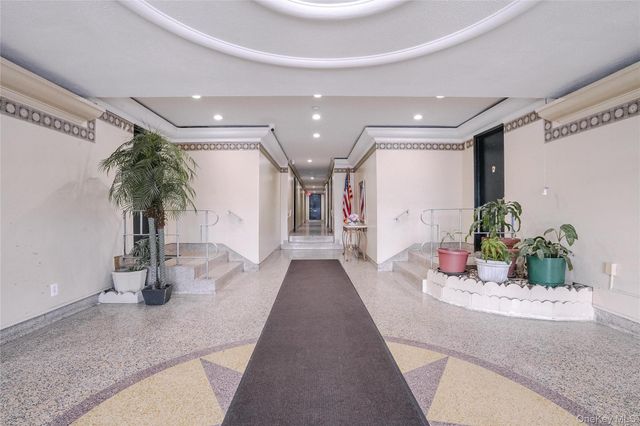 345 Bronx River Road 4D, Yonkers, NY 10704