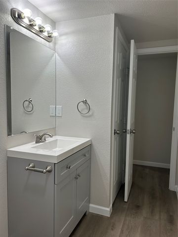 407 N Justin Avenue Unit D, Dallas, TX 75211