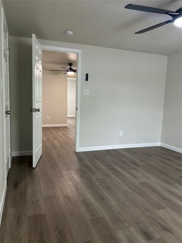 407 N Justin Avenue Unit D, Dallas, TX 75211