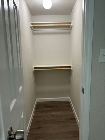 407 N Justin Avenue Unit D, Dallas, TX 75211