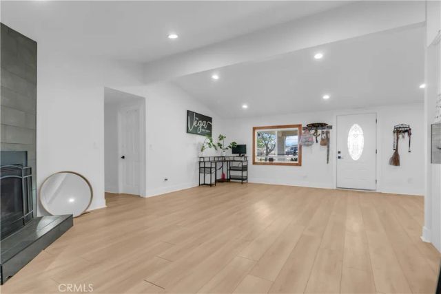 9888 Trinity, Oak Hills, CA 92344