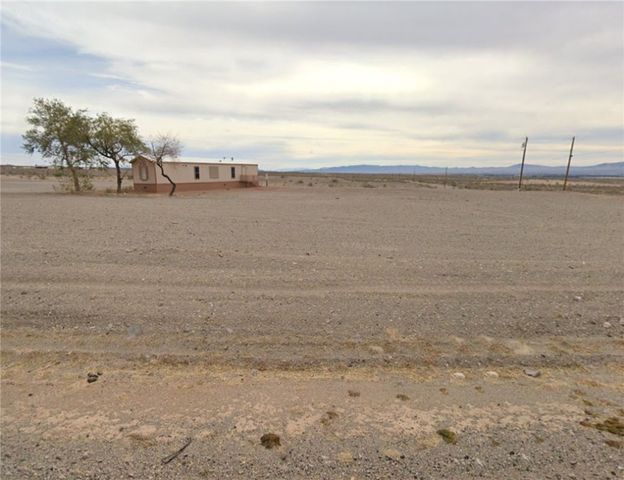 3021 E Boundary Cone Road, Mohave Valley, AZ 86440