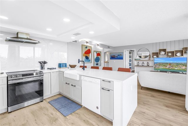 6269 PALMA DEL MAR BOULEVARD S 508, St Petersburg, FL 33715