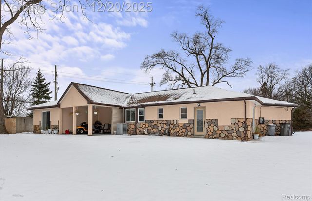 15500 Millar Road, Clinton Charter Township, MI 48036