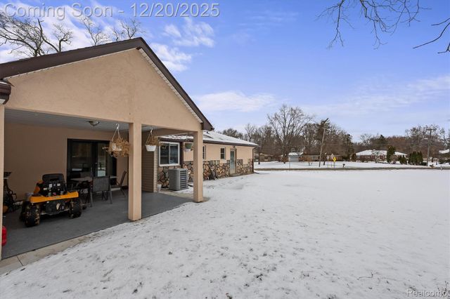 15500 Millar Road, Clinton Charter Township, MI 48036