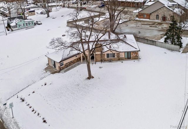 15500 Millar Road, Clinton Charter Township, MI 48036