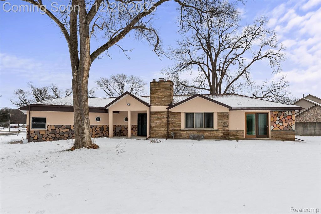 15500 Millar Road, Clinton Charter Township, MI 48036