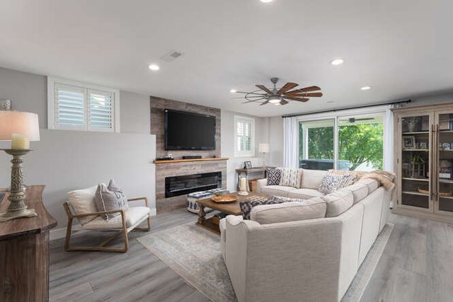 303 Leeward Way, Ottawa, IL 61350