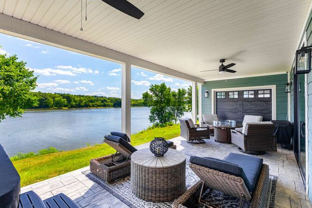 303 Leeward Way, Ottawa, IL 61350